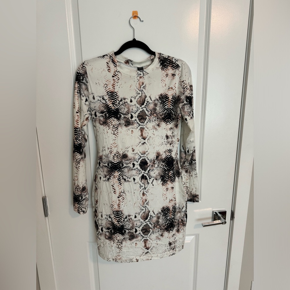 SNAKEPRINT LONG SLEEVE DRESS